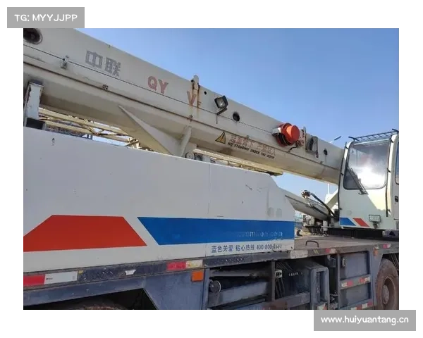 中联25吨吊车再出新款!配置不错性价比超高的一款车 中联25吨吊车再出新款!配置不错性价比超高的一款车